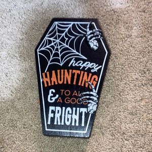 🚨FINAL DROP 🚨NWT happy haunting and to all a good fright coffin tabletop decor